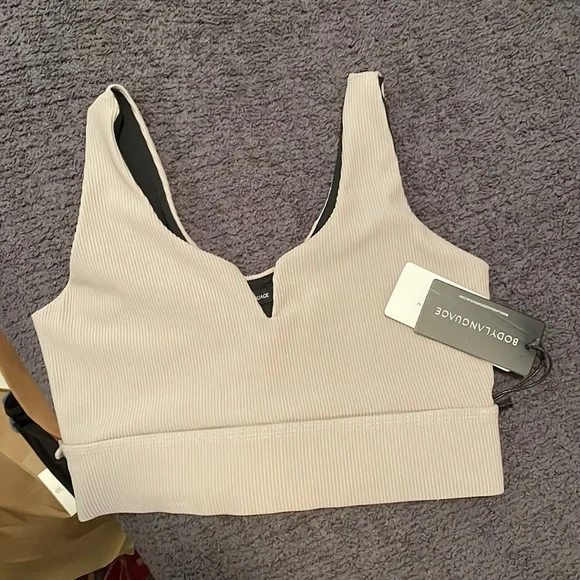 Body Language! - Picture 2 of 5